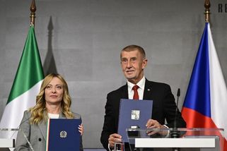 Babišův megatrapas před Meloni: Řekl, že má dobrý vztah s Trumpem. Ten ji ale urazil a nemluví spolu