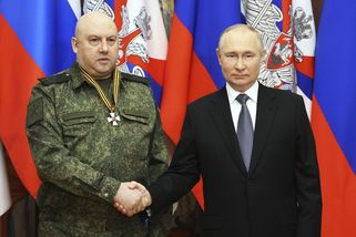 Generál Armagedon se vrací. Putin znovu povolal do velení armády obávaného Sergeje Surovikina - Novinky