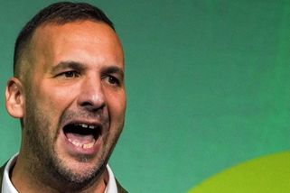 Britští Zelení označili sionismus za rasismus. Izrael zakázal jejich lídrovi vstup do země - Novinky