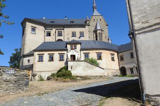Z moravského Šternberka založili Lichtenštejnové své velkovévodství - Médium.cz