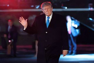 Trump schválil vojenskou popravu armádního psychiatra, který na základně zabil 13 lidí - Novinky