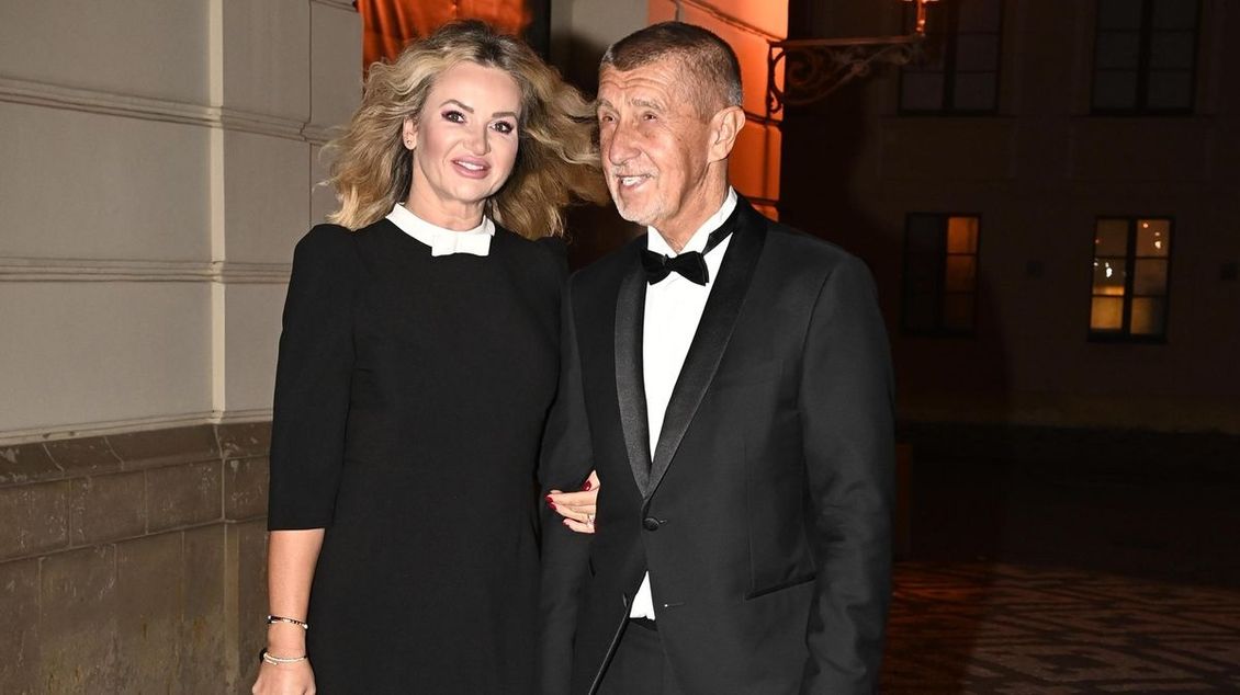 Babiš na Maledivách, Monika se zahradníkem