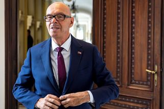 „Ty jsi tehdy práskal StB!“. Oto Klempíř čelil ve Frankfurtu ostré kritice - Novinky
