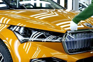 Bonus 100 tisíc pro zaměstnance. Škoda Auto se dohodla s odboráři - Seznam Zprávy