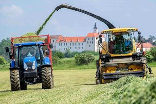Nezákonné dotace Agrofertu úřady vymáhat nechtějí. Je pozdě, hájí se - Novinky