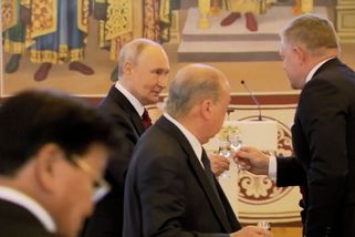Slovensko s Ruskem obnovuje vojenské přidělence. Fico to slíbil Putinovi - Novinky