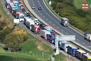 Neuvěřitelně arogantní. Dva zahraniční kamioňáci předjížděli kolonu na D1 záchranářskou uličkou - Novinky