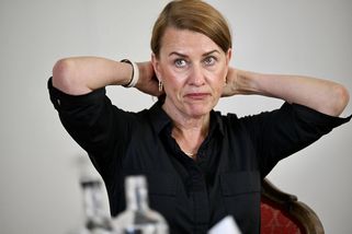 Desetina úředníků má skončit. Vláda ochromí státní správu, obávají se odbory