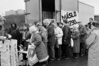 Do potravin s kufrem peněz: Jak zdražilo zboží po revoluci - Seznam Zprávy