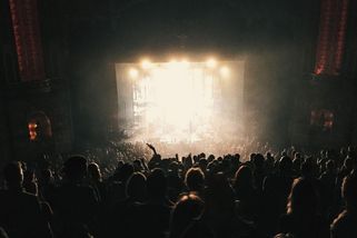 Konstantních 30 % aneb nezdolný Babišův fan club - Médium.cz