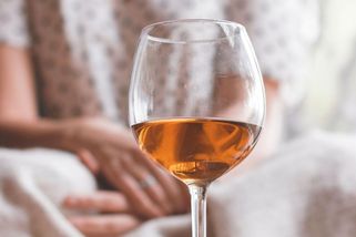 Zápisník alkoholičky vs. realita: Proč je touha nalít si a nebýt na chvíli máma obrovským lákadlem? - Médium.cz