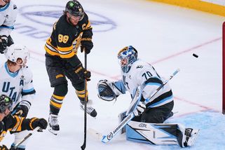 Pastrňákovo velké galapředstavení v NHL. Nečas při kanonádě nebodoval - Sport.cz