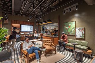 Starbucks to zkouší se zmenšenými kavárnami - Novinky