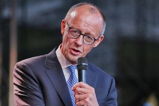 Německý kancléř Merz dorazil do Kyjeva, slibuje Ukrajině další miliardy - Novinky
