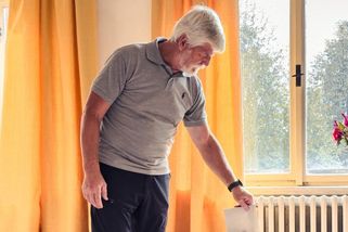 Prezident se otočil v Česku na volby. Co se ví o jeho cestě z Afriky - Seznam Zprávy