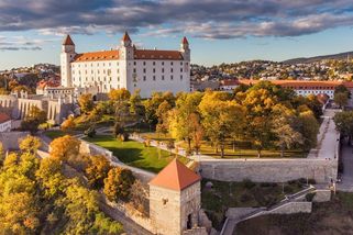 Bratislava zakazuje „pivní kola“. Vadila hlukem i narušováním pořádku - Novinky
