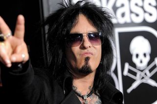 SEX, STORY, ROKENROL: Nikki Sixx z Mötley Crüe na dvě minuty zemřel. Potom vstal z mrtvých - Novinky