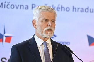 Pavel: Věřím, že v případě války lidé vezmou zbraně a půjdou zemi bránit - Novinky