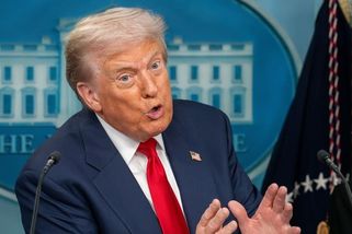 Trump perlil: Má jedno z nejvyšších IQ na světě a každému Američanovi chce dát 5 000 dolarů
