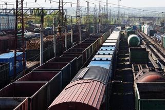 Kamion vs. nákladní vlak: Spotřeba energie na jeden tunokilometr - Portál řidiče