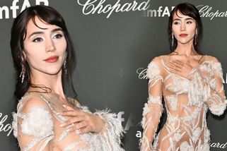 Nahé šaty už i na charitativní večer? Vnadné herečce zakryla to nejnutnější jen bílá pírka - Super.cz