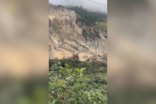 Děsivé záběry. V Nepálu se zřítila obrovská část hory - Novinky