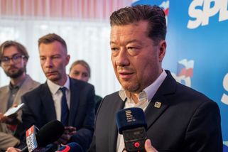 Do Senátu jsme se měli spojit, lituje Okamura - Novinky