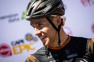 Stošek byl sedmý na MS v gravelu a vylepšil české maximum v mužské kategorii - Sport.cz
