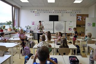 Začátek školy až od devíti? Rodiče sepsali petici, ředitelé mají volné ruce