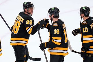 Pastrňák vedle krajana řádil. Kouč Bostonu trefil český jackpot - Sport.cz