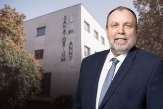 Chlebíčky, nářadí a škoda 430 tisíc. V Praze kandiduje lékař podezřelý ze zpronevěry