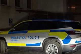 Měststká policie hitem internetu. Litvínovští strážníci řeší chybný polep - Novinky