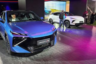 V Česku úspěšná čínská značka Omoda & Jaecoo dovezla do Paříže dvě stylové novinky. Překvapivě nejsou elektrické - Garáž.cz