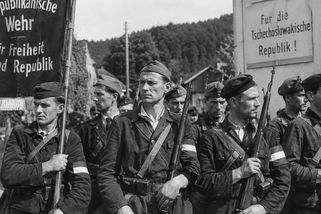 Mluvili německy. Přesto bránili Československo - Médium.cz