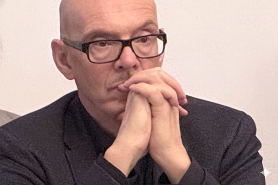 Zrušení poplatků ČT a rozhlasu přijde nejdřív v roce 2027, shodují se Nacher a Klempíř