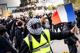 Ztratili trpělivost a teď se bouří: Kdo jsou protestující v ulicích Francie - Seznam Zprávy