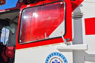 Mladá motorkářka na Frýdecko-Místecku nepřežila náraz do stromu - Novinky