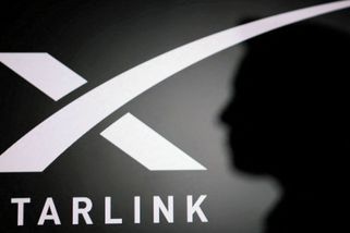 SpaceX na Ukrajině omezil Starlink - Novinky