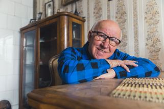 Důchodci s nejnižší penzí si od ledna výrazně polepší. Oproti průměrnému důchodu jim stát přidá skoro dvojnásobek