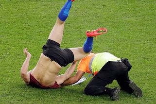 Národnostní urážky a drsné rány. Na Slovensku řeší skandální konflikt v závěru fotbalového utkání - Sport.cz