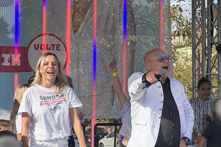 Kampaň na západě: Na pódiu tančila a zpívala kandidátka ANO s Michalem Davidem