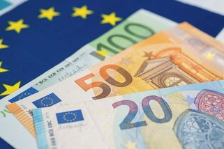 Zadlužení EU prudce roste. Příští rok může dosáhnout bilionu eur - Novinky