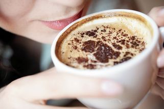 Dva až tři šálky denně. Káva může chránit před úzkostí a depresí - Novinky