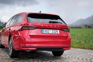 Škoda Octavia dostala novou motorizaci, poprvé má plně hybridní pohon - Novinky