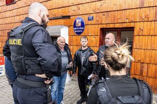 V Moldavě zasahovala u voleb policie. Starosta vyškrtl ze seznamu 17 voličů - Seznam Zprávy