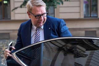 Juchelkova poradkyně může vyjít stát na desítky milionů. Praha 8 popírá, že ji ministrovi doporučila - Novinky