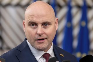 Vzdejte se jednoho piva ročně a ty peníze pošlete Ukrajině, vyzval Evropany lotyšský premiér - Novinky