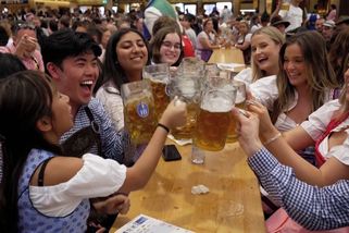 Věhlasný pivní Oktoberfest pokořil návštěvnický rekord