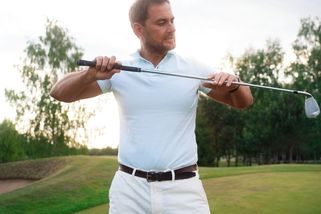 Manžel chodil 3× týdně s kamarádkou na golf. Když jsem to přestala tolerovat, otočil proti mně děti - Médium.cz