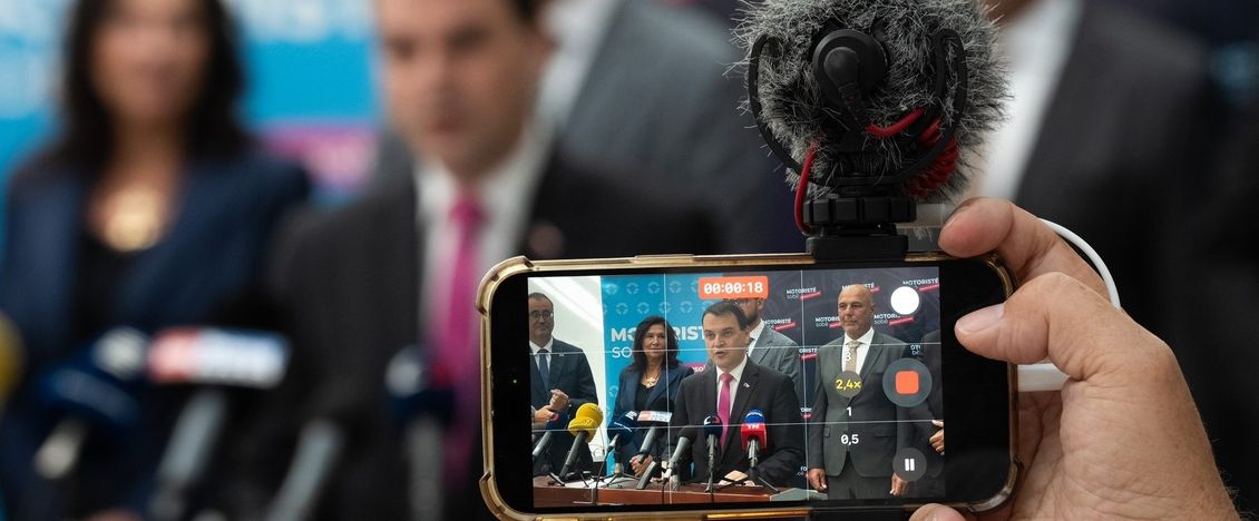 Šéfredaktoři českých médií ve společné výzvě politikům: odmítněte násilí a nebraňte v přístupu k informacím
